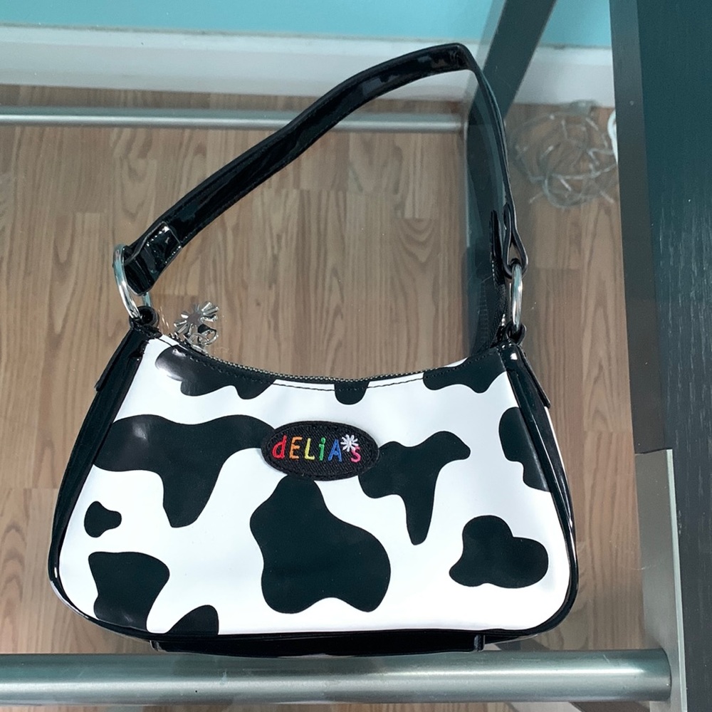 Delia’s shoulder bag
